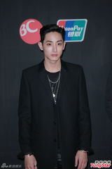 高清：EXO少时BB等亮相MAMA红毯 郭富城助阵