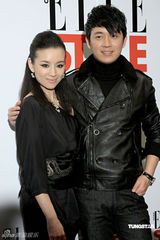 高清图：徐静蕾牵手黄立行 《杜拉拉》未映先拿奖