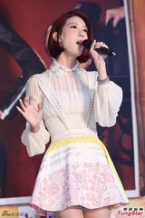 组图：Dream Girls露腿办签唱 明道帅气助阵