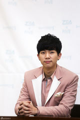 高清组图：韩团帝国之子分队首唱会 将发新曲