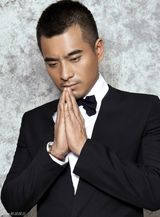 组图：陈龙黑粉西装写真出炉 展现男人魅力双面 