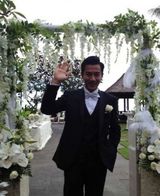 组图：直击杨幂婚礼激动落泪 刘恺威亲吻新娘