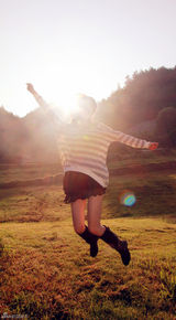 组图：《新亮剑》甄锡拍暖意写真自称喜欢挑战