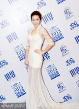 组图：吴奇隆张萌亮相旅游盛典 现场星光熠熠