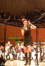 高清组图：尚雯婕三语主持法国音乐节