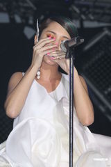 组图：杨丞琳个唱化身摇滚精灵 打造魔幻舞台