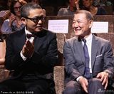 组图：《地狱为何恶劣》记者会 神乐坂惠爆奶装