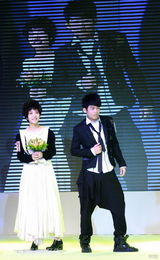 组图：中歌榜提名揭晓 尚雯婕李宇春等上演婚纱秀