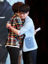 高清组图：韩星金亨俊开生日会 帅气热舞与粉丝互动