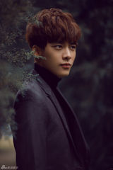 高清组图：李易峰秋冬写真绅士气质演绎怀旧复古