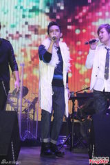 组图：林宥嘉与歌迷互动 召王仁甫孙协志合体