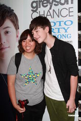 组图：GaGa小师弟抵港 自称已与歌迷们结婚