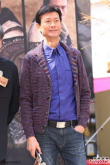 组图：《杨家将》粉丝热情 众帅承诺脱衣