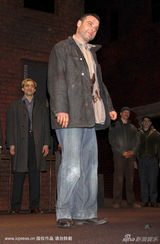 幻灯图集：斯嘉丽舞台剧首演 休-杰克曼等众星捧场