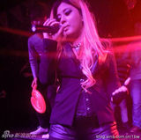 好声音清纯胖妞私照曝光 浓妆爆乳被指装纯(图)