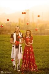 组图：安与骑兵曝新写真 苹果树下演绎纯真爱情