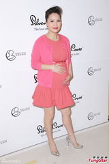 组图：袁彩云将产女 方中信愿尽好爸爸责任