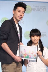 组图：黑人参与公益 大赞Ella准丈夫赖斯翔