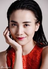 组图：小宋佳最新大片 造型多变展时尚魅力