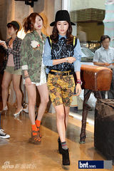 组图：4minute泫雅出席时尚品牌开业活动