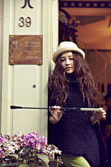 组图：姚笛假日海外大片 悠闲自在享受慵懒午后