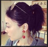 组图：王菲罕见搞怪私房照 手持宝剑犯二扮侠女