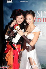 组图：香港名模JessicaC秀警钟乳疑露乳晕