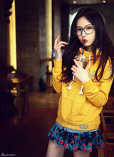 高清图：韩星申珠雅代言购物网 调皮写真模样清纯