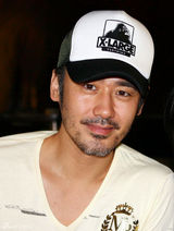 组图：吴秀波游走时尚前端 自信玩转帽子搭配