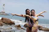 组图：海南选美佳丽海边拍比基尼写真