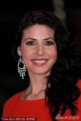 组图：《制胜一击》首映 吉娜-卡拉诺秀美腿