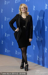 幻灯图集：《潜水艇》记者会 女主角成熟干练