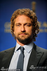 组图：吉拉德-巴特勒索菲娅-维加拉宣读金球奖提名