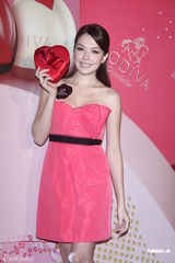 高清组图：许玮宁亲自下厨 爱心巧克力送阮经天