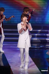 组图：韩国团体大出动 SJ-M唐禹哲high翻台北