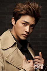 高清图：韩星金智勋拍写真 微露胸肌展致命诱惑