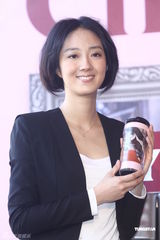 组图：桂纶镁清秀可爱出席活动 不否认与戴立忍分手