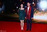 组图：2013微博之夜红毯 设计师兰玉携手邓飞