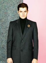 组图：《在路上》男星萨姆-赖利登杂志秀文艺范