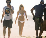 阿普顿比基尼豪放抖奶 迪亚兹衬衫蔽体羞比美