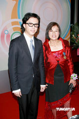 高清组图：李云迪鲍起静致敬感动香港十大人物