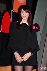 组图：Lisa S.赞彦祖性感 琦琦搏命当空中飞人