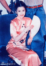 策划：日本女星中国风造型 旗袍团子头贺新春