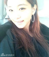 组图：68岁老艺人凌峰19岁漂亮时髦女儿近照曝光