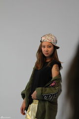 组图：孔孝真广告拍摄现场 尽展可爱魅惑魅力