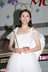 组图：《名媛望族》剧组齐聚宣传 杨怡压力大长痘