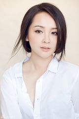 组图：邓莎魅惑写真曝光 美人衬衣清纯性感