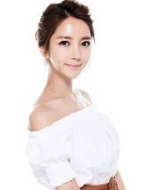 组图：韩国大学女教师泳装照 精致脸蛋性感身材