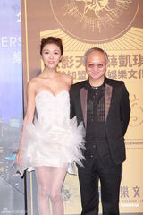 组图：薛凯琪签约新公司 刘谦否认与李蕴绯闻