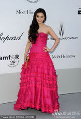 高清组图：范冰冰与大牌合影曝光 艳光四射通杀男星